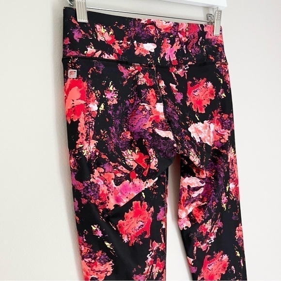 NWT Fabletics Salar Floral Printed Powerhold Leggings Pink Black‎ Size XS - Picture 6 of 10